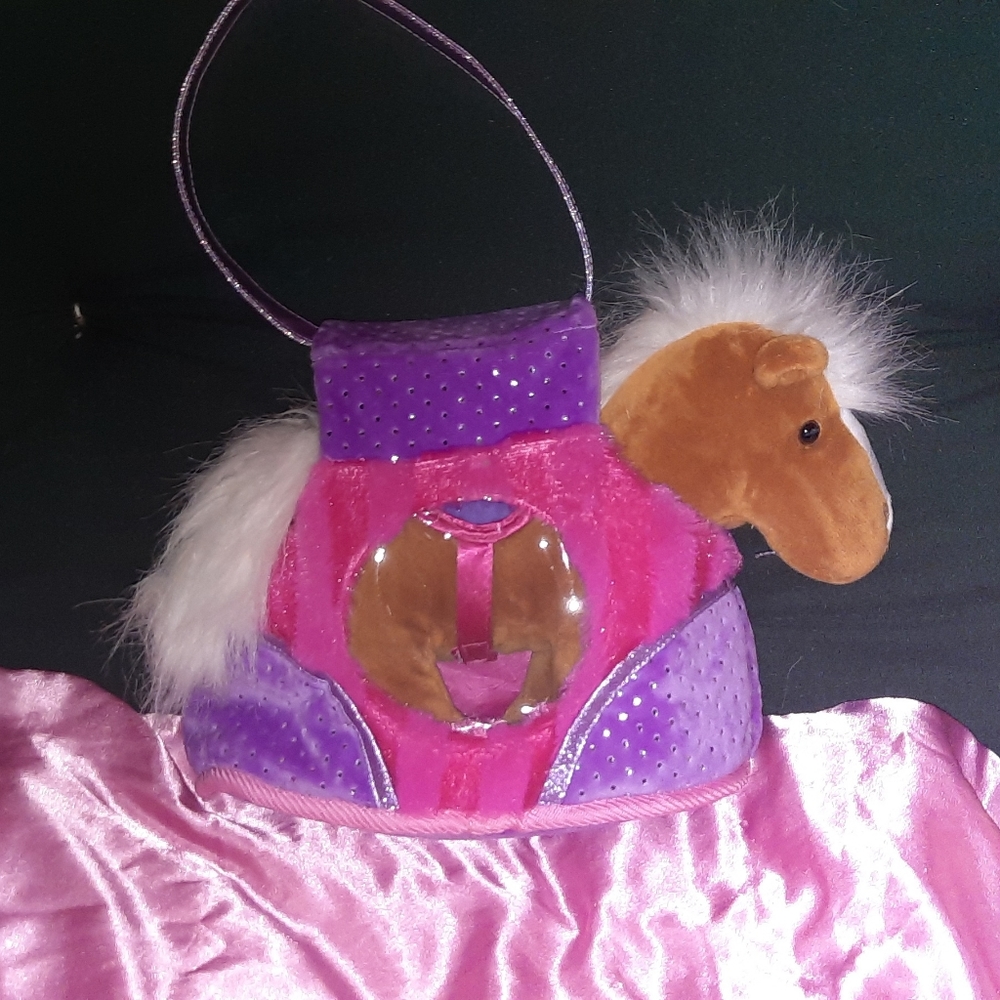 Pucci Pups And Friends Brown Pony With Carrying Case - Adorable